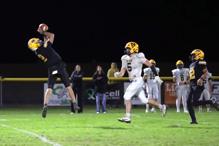Mountaineers hold off Miners